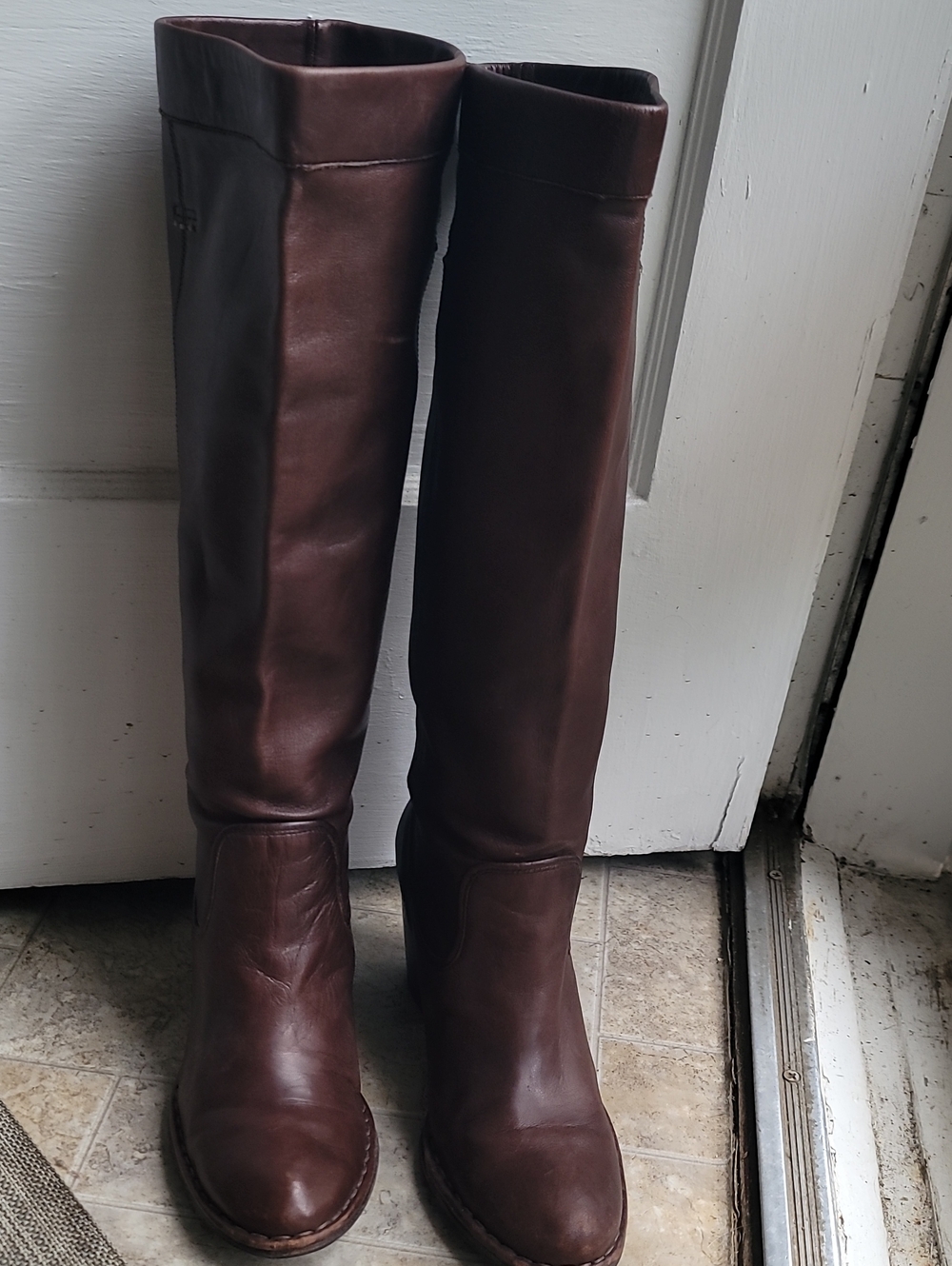 Frye Rory Scrunch Brown Leather Tall Boots - Size 7.5M